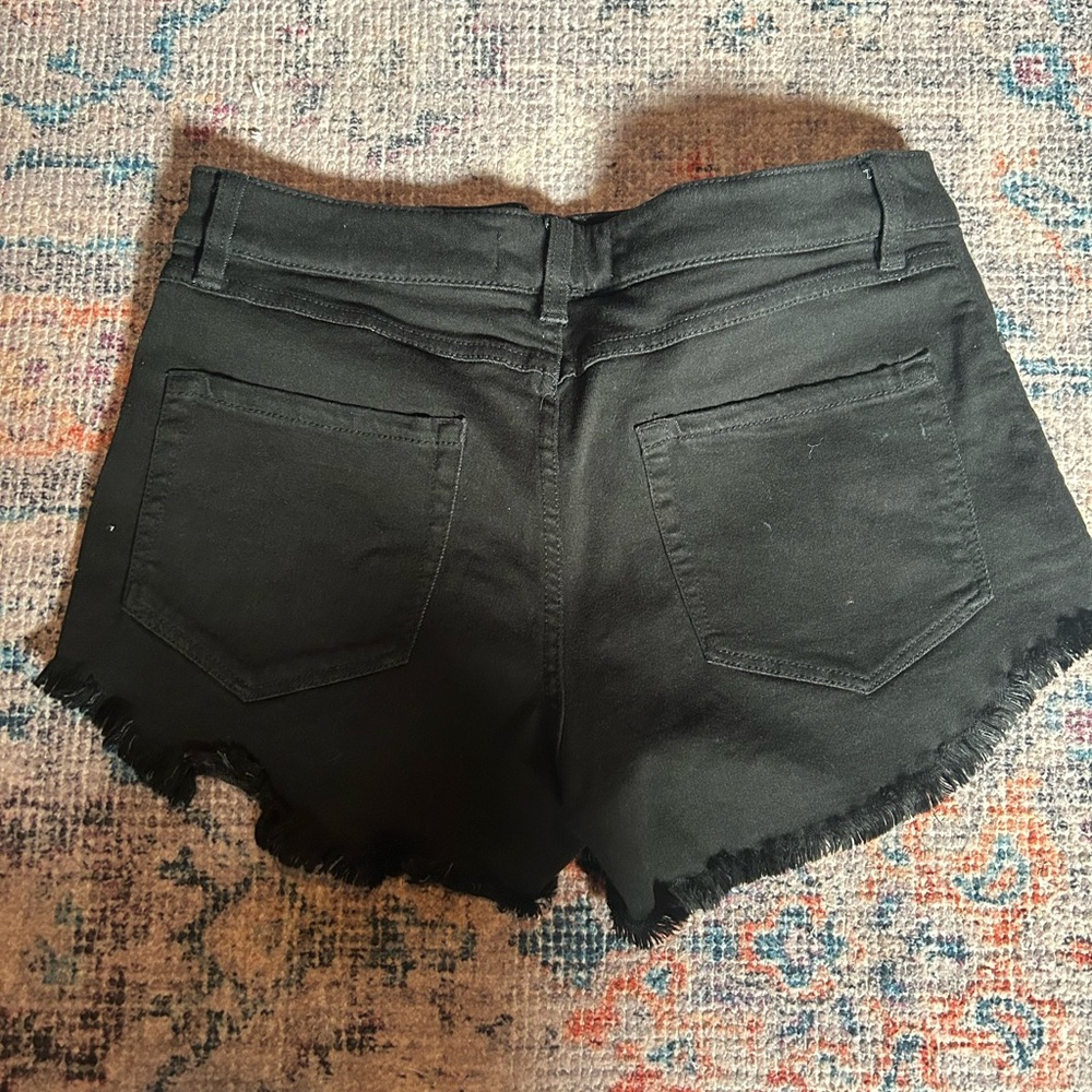 Black high rise shorts - Picture 3 of 3